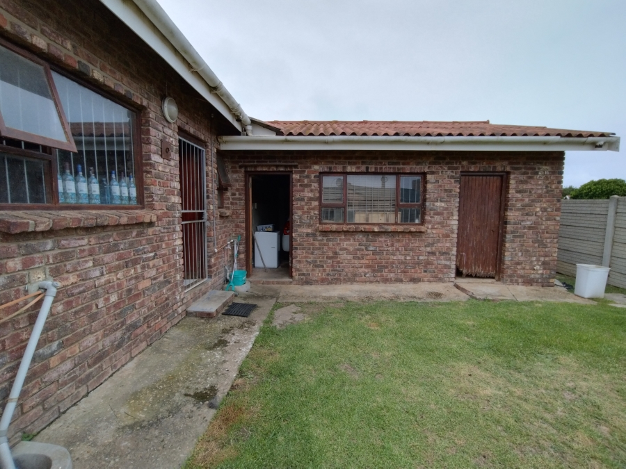 4 Bedroom Property for Sale in C Place Eastern Cape